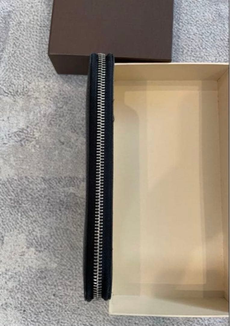 ルイヴィトン ダミエ グラフィット ヴェルティカルジッピーウォレット