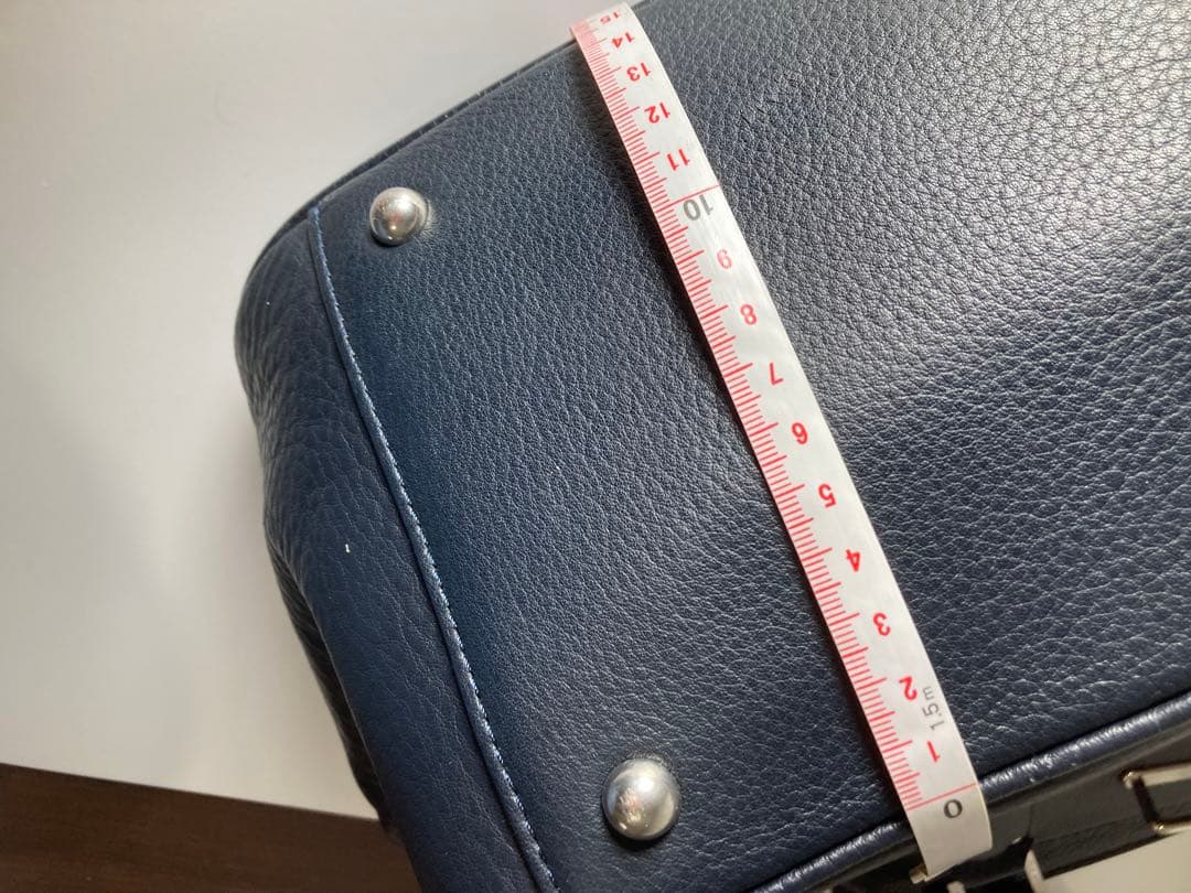 ペッレモルビダ ビジネスバック　レザートートバッグ ネイビー 本革　紺色