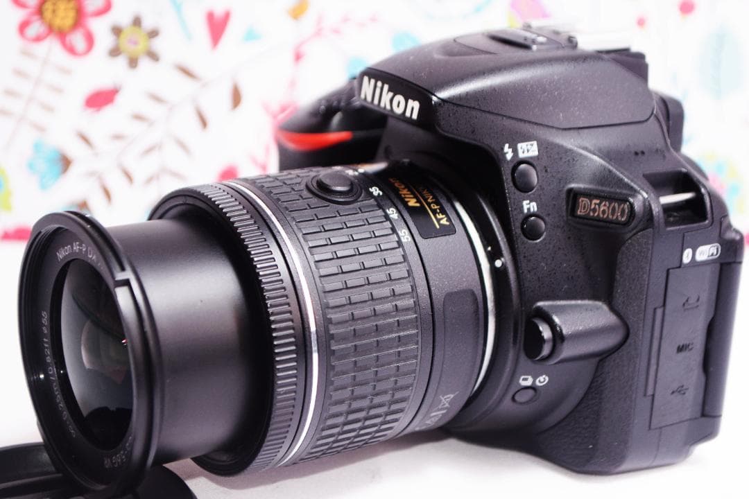 ✨極美品✨ ❤ニコン❤ ✨D5600✨☆タッチ操作＆Bluetooth搭載☆
