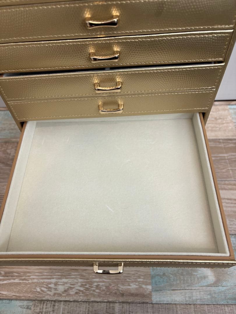 美品　ジュエリーボックス　10段　ゴールド　金アクセサリー　指輪　時計　腕時計