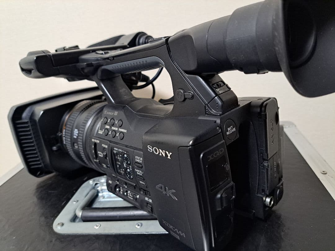 ソニー 4K ビデオカメラ プロ(業務用)