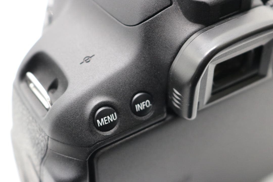 超美品 【Canon EOS Kiss X7i ダブルレンズセット】 安心取引