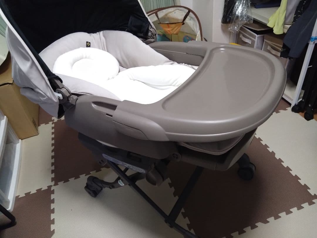 COMBI　ネムリラ　コードレス　AUTO　SWING