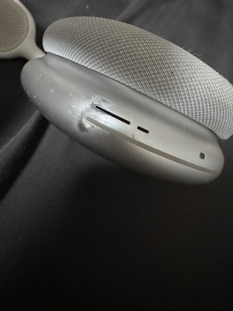 AirPods Max ジャンク品（通電あり／接続不可）ケース付属