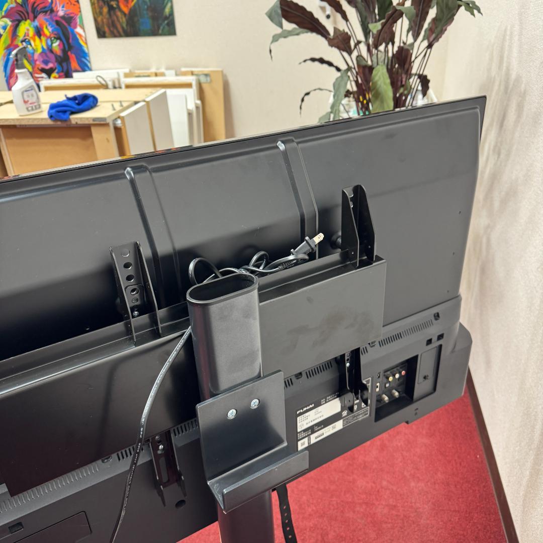 東京23区送料無料　美品フナイ液晶カラーテレビ　2022年製43型　スタンド付き