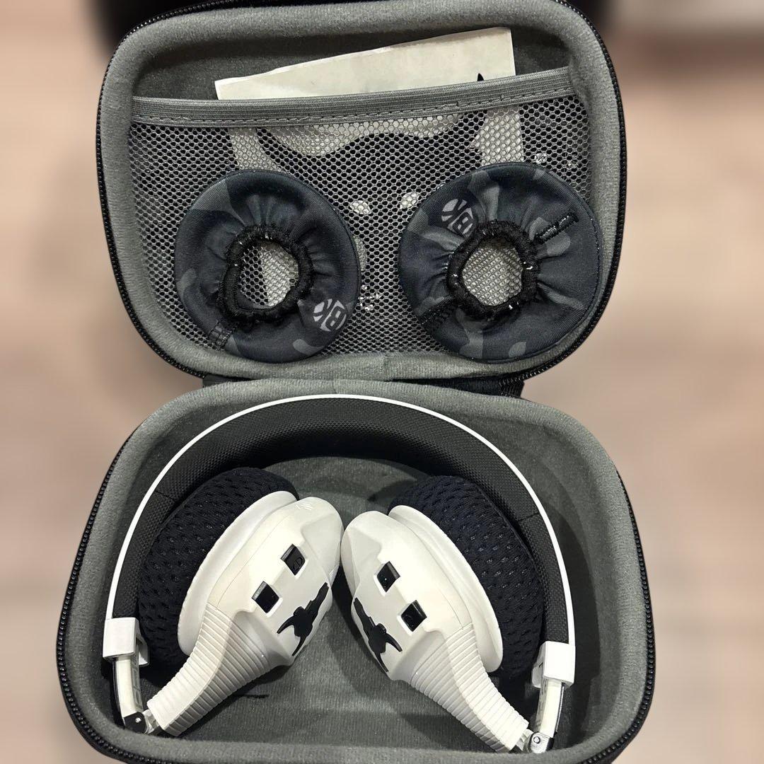 Under Armour Project Rock ワイヤレスヘッドホン