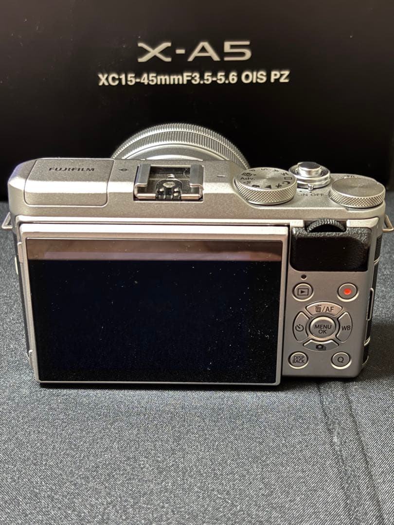 Fujifilm X-A5 レンズキット