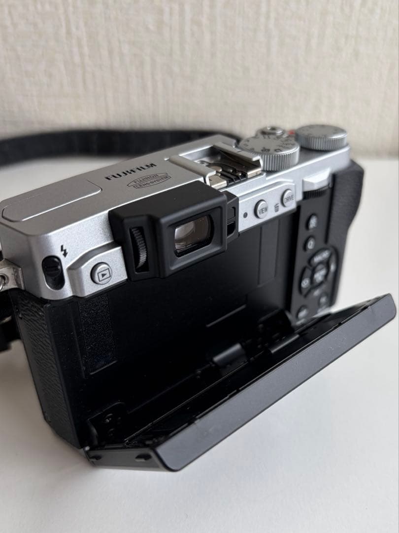 【超美品】FUJIFILM X30 コンパクトデジタルカメラ