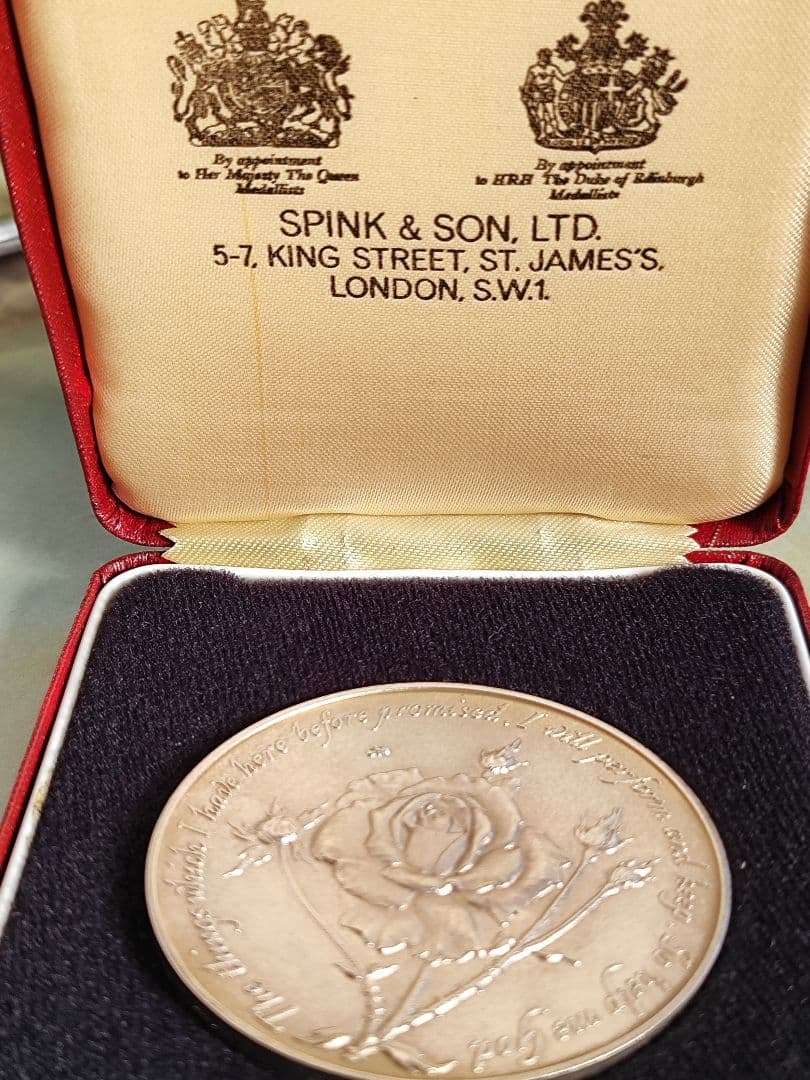 希少シルバー1977 イギリス エリザベス ジュビリー 大型 銀 メダル