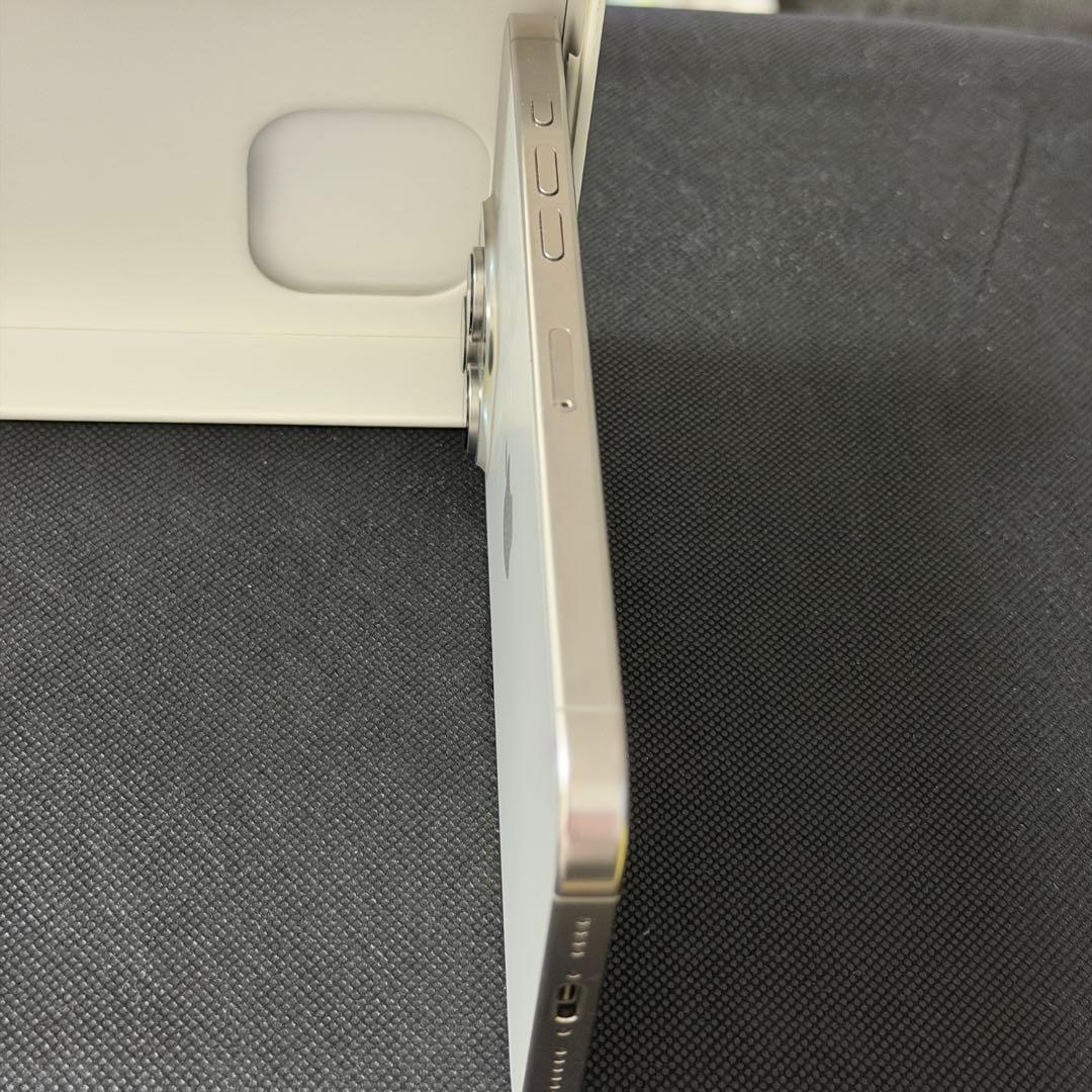 極美品　iPhone16 Pro MAX ナチュラルチタニウム512GB