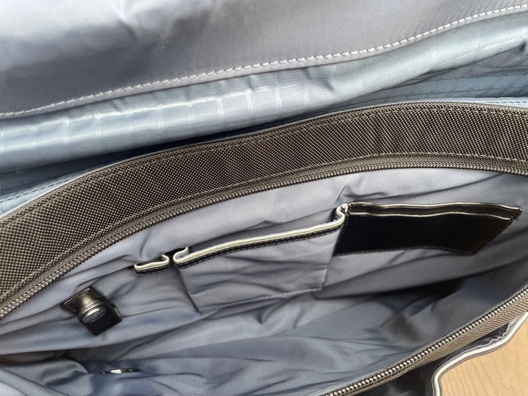 TUMI ショルダーバッグ 25671D Galeao メッセンジャーバッグ