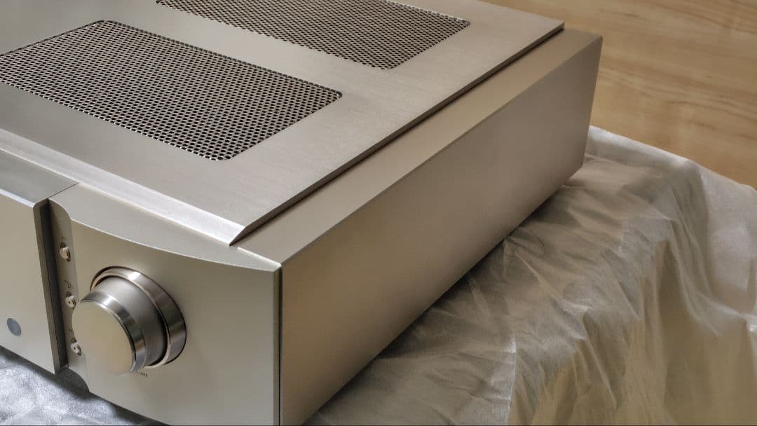 marantz マランツ プリアンプ SC-11S1です。