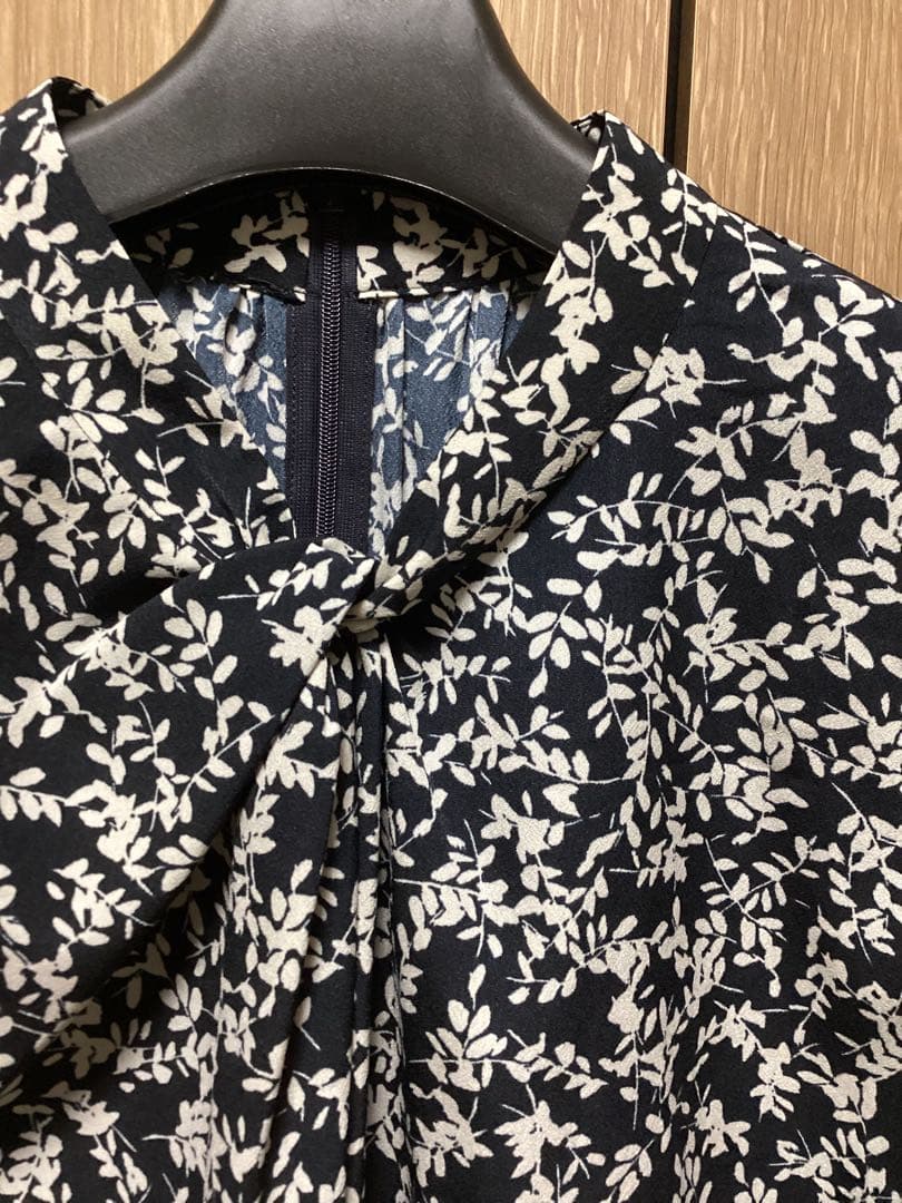 2025SS 完売品　23区　【洗える】シャドーリーフ プリント ブラウス