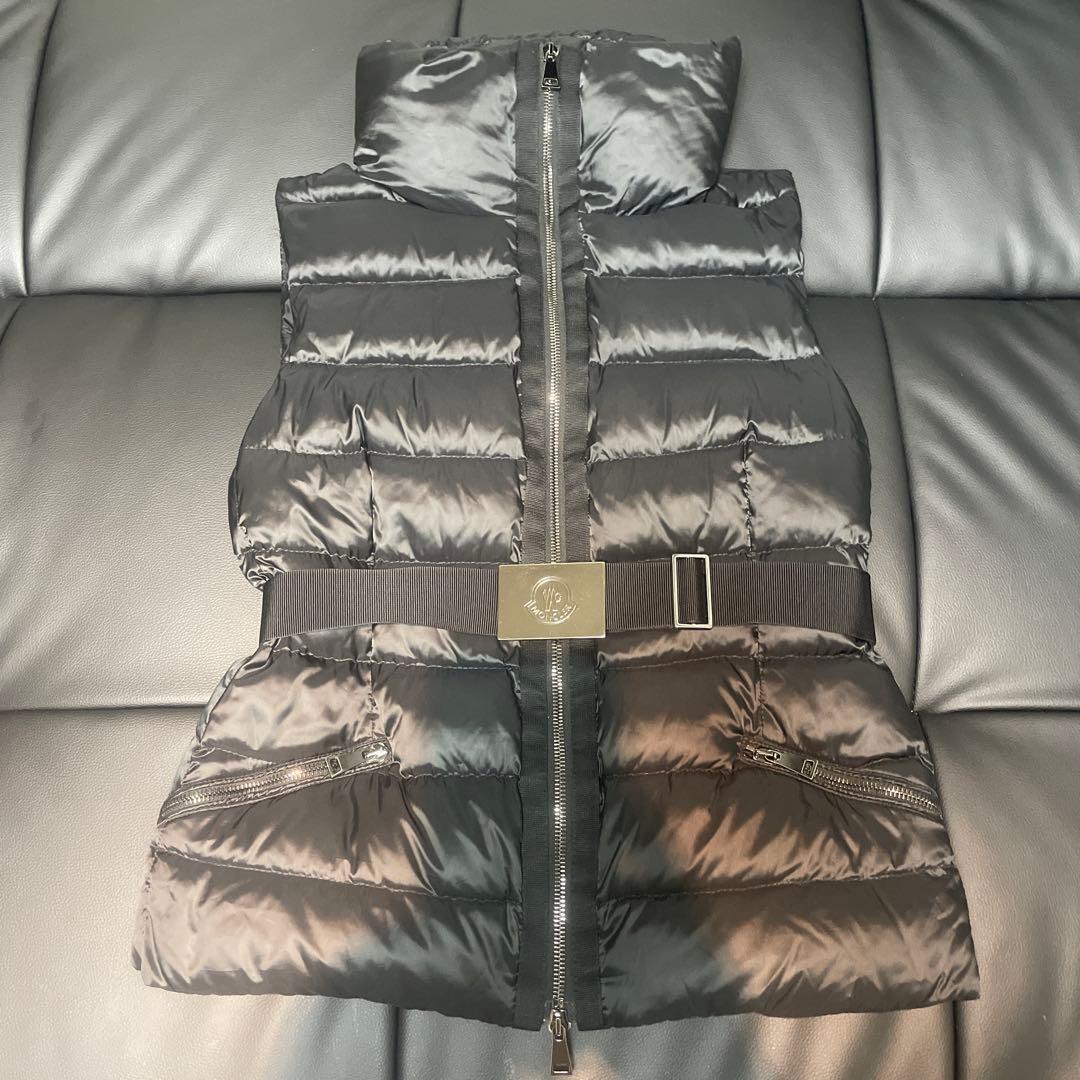 lalala様 MONCLER ブラック ダウンベスト ウエストベルト付き