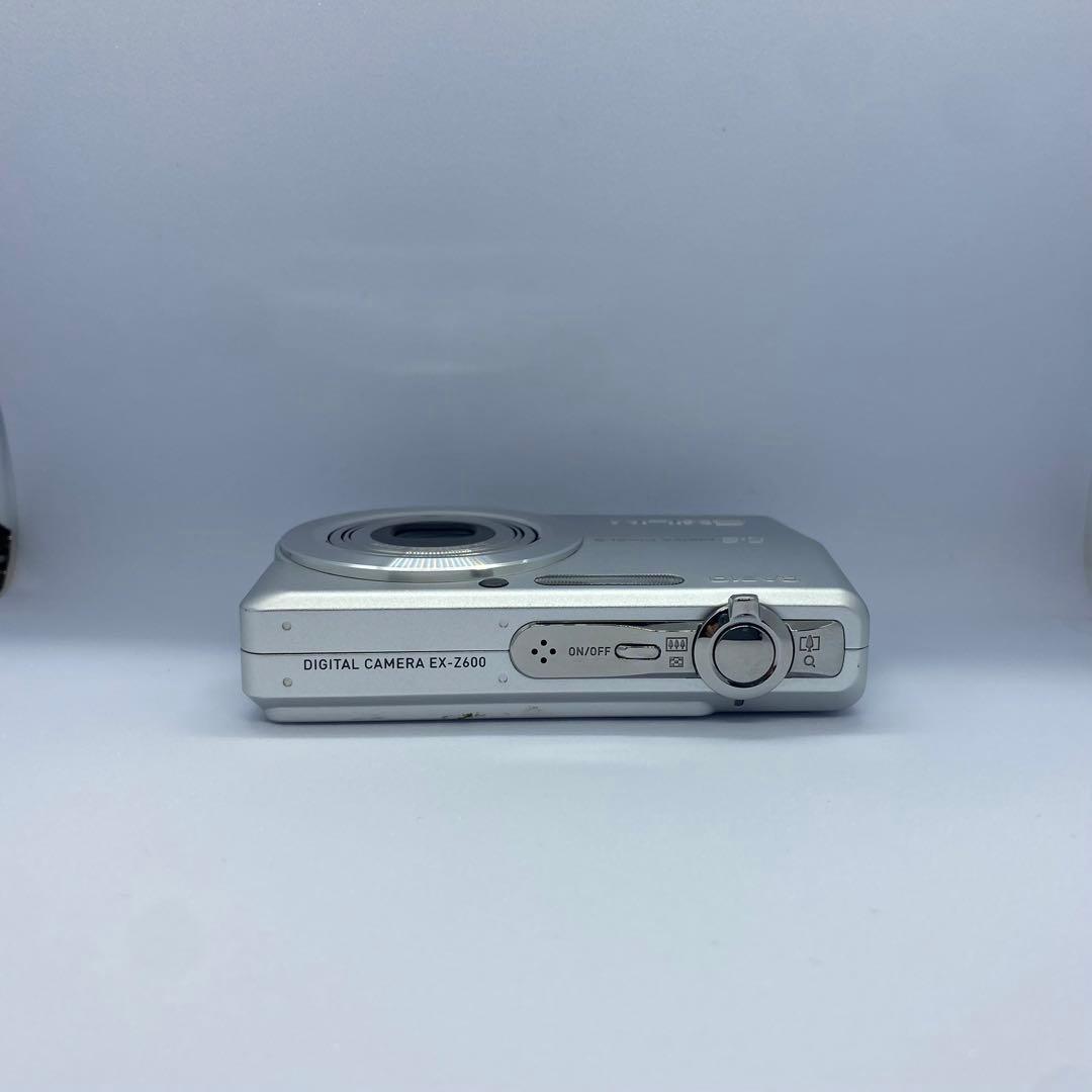 CASIO EXILIM EX-Z600 シルバー