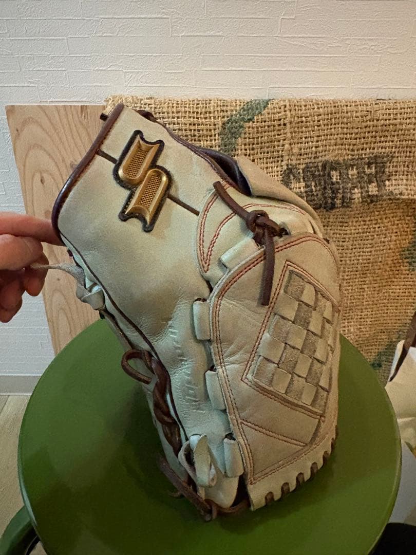 エスエスケイ　硬式用右投げピッチャー用グローブ