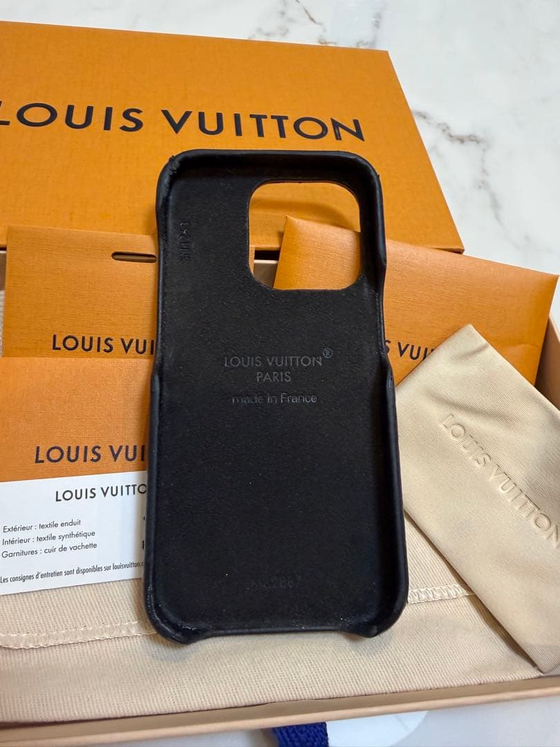 LOUIS VUITTON iPhone15pro用ケース レザー製