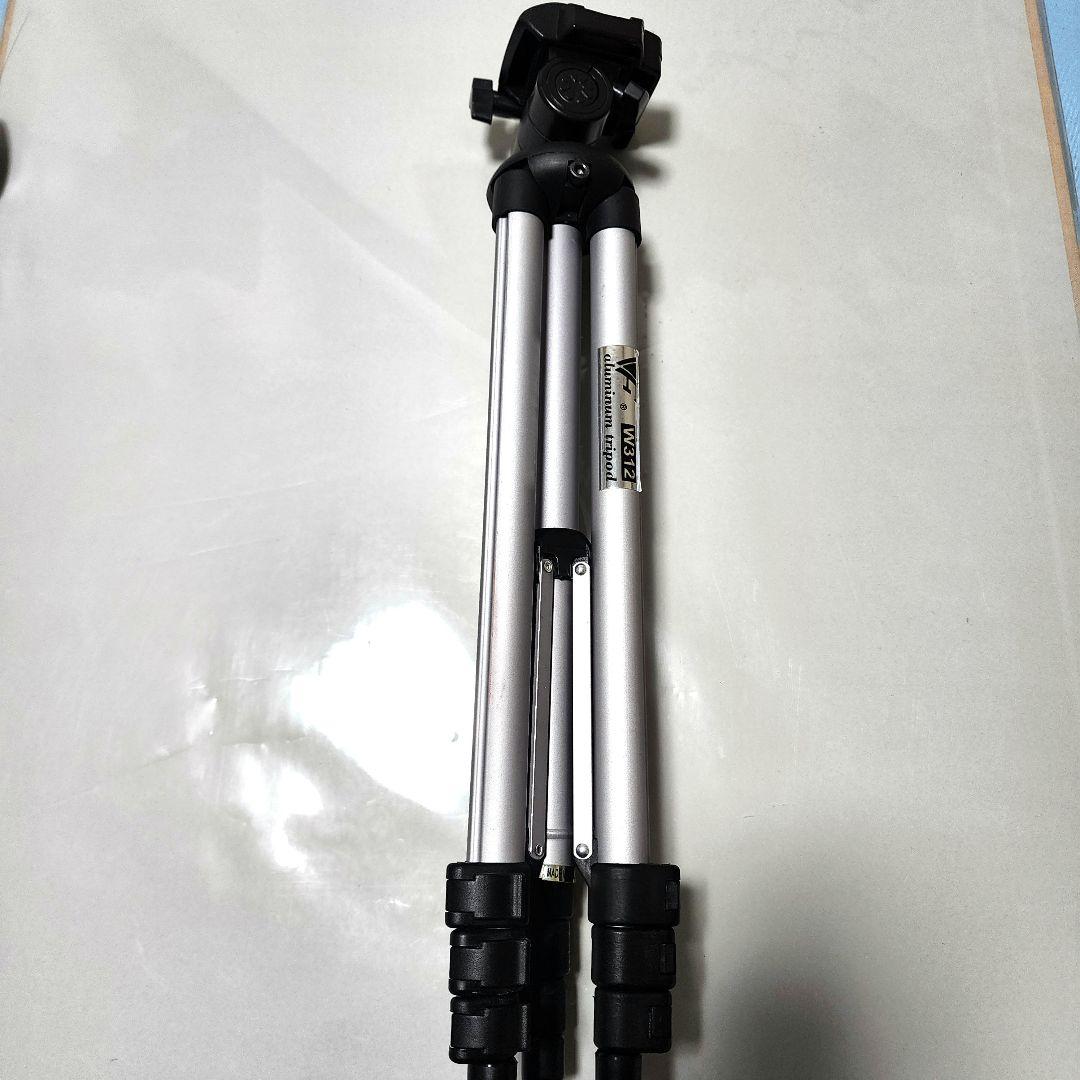 Canon　EOSKissX5　デジタル一眼レフカメラ　望遠レンズ+三脚セット