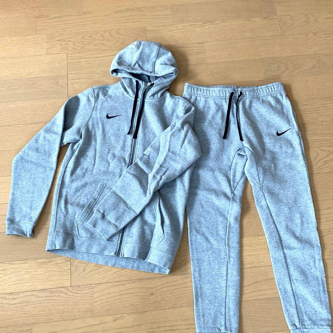 お値下げ中！美品　Nikeセットアップ　 メンズM￼サイズ