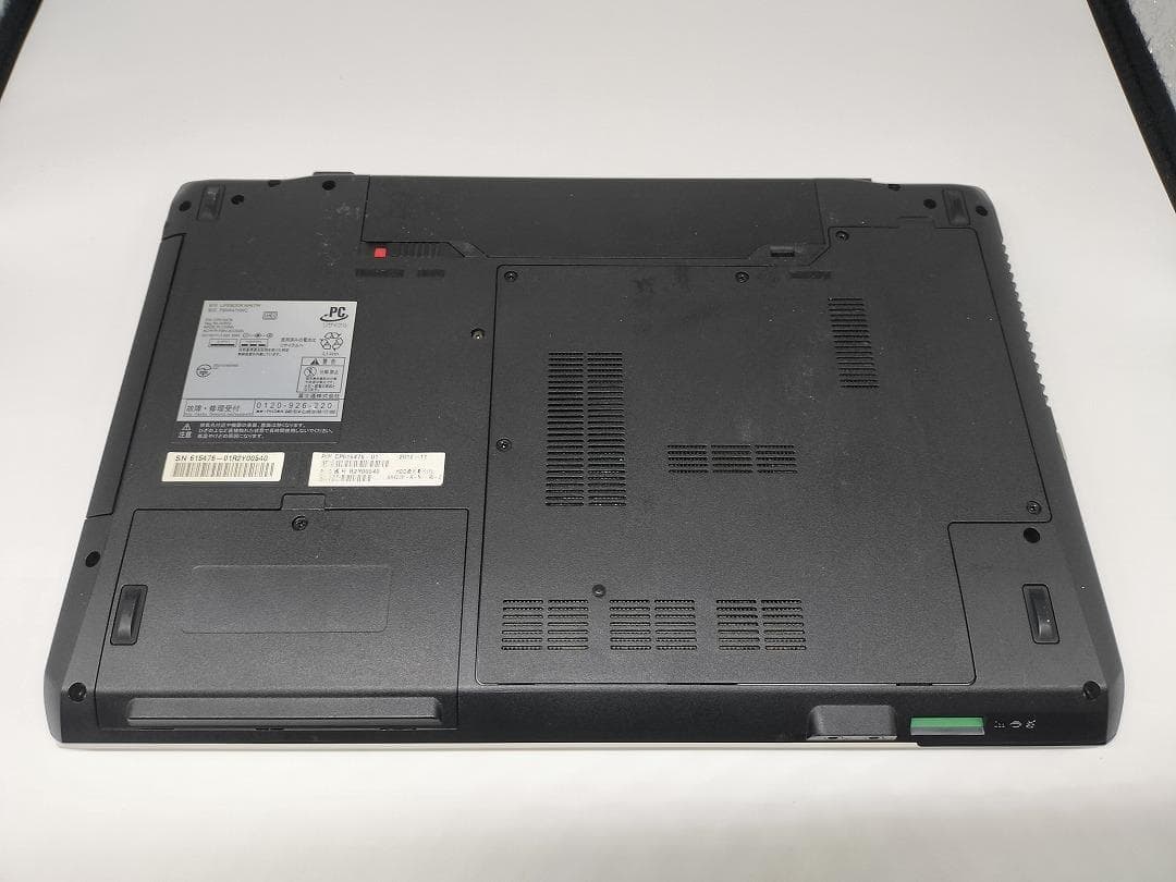 【FUJITSU】爆速Core i7/新品SSD256GBノートパソコン C11