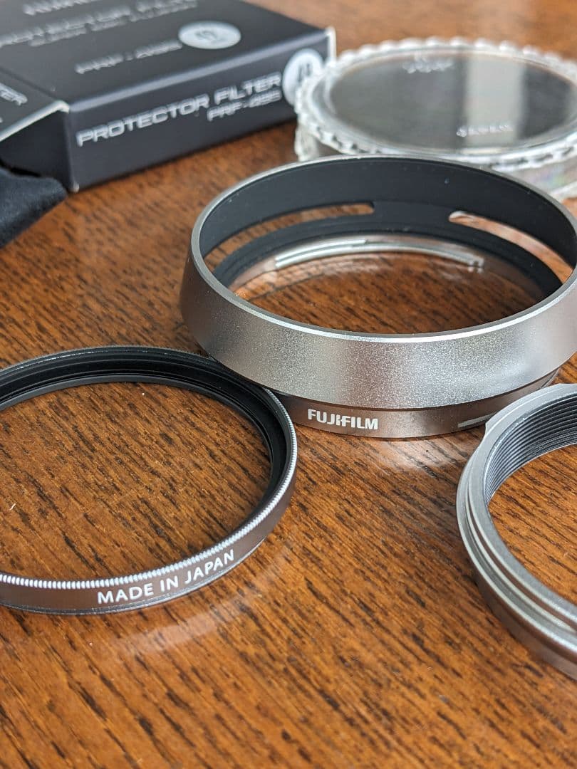 ♪ 値下げ フジフィルム X100T コンパクトデジタルカメラ ♪