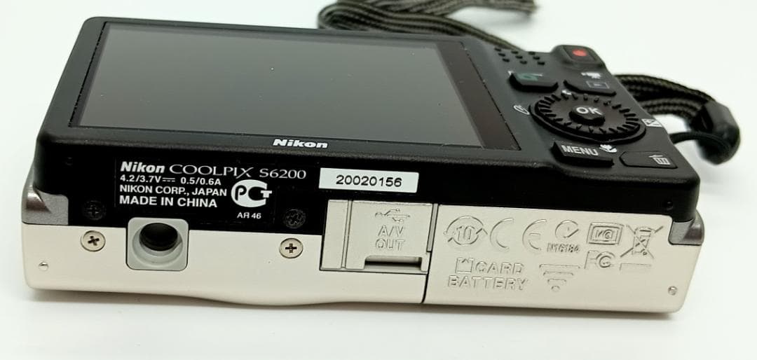 Nikon COOLPIX S6200 Silver 16.0MP 充電器付き