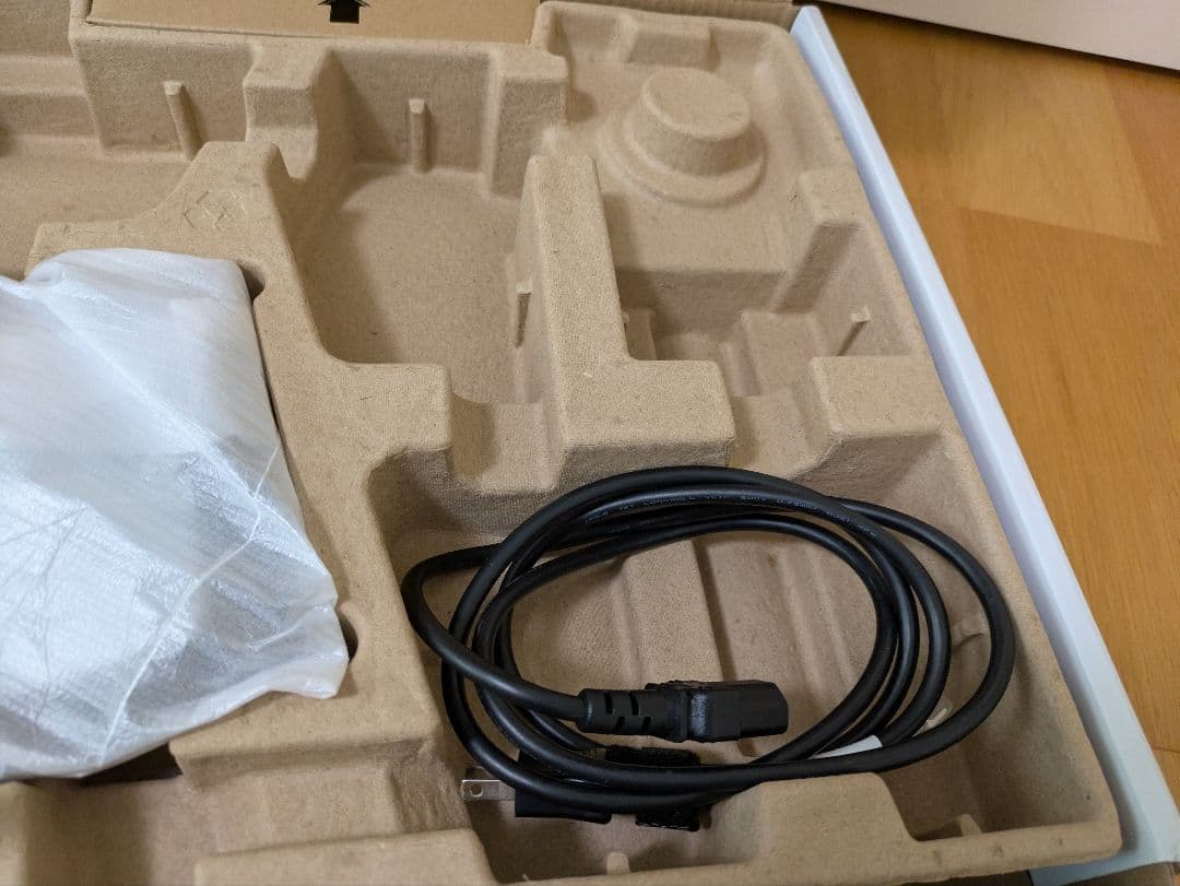 Dell S2422 ディスプレイ モニター　美品　23.8インチ