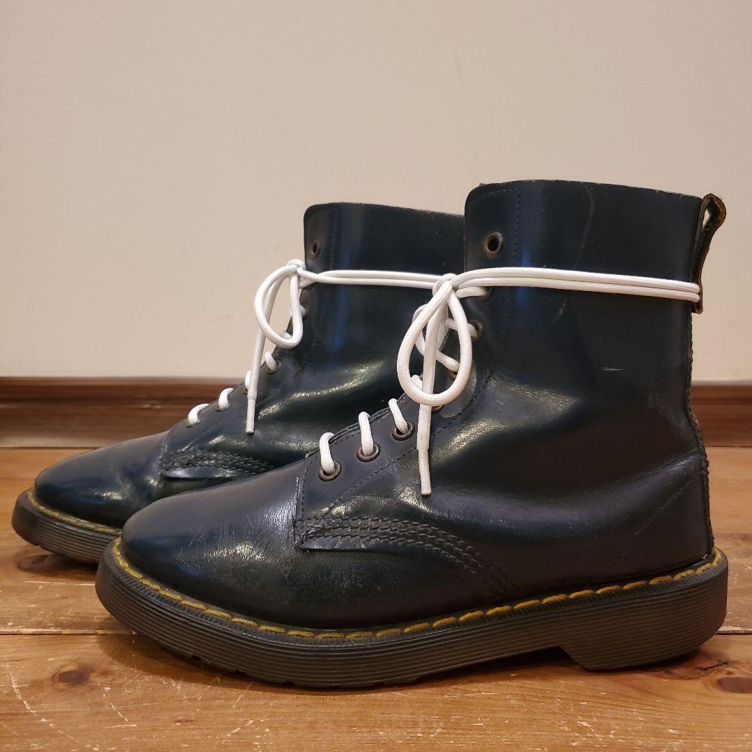 【ホワイト社×ネイビー】英国製 ドクターマーチン 8ホール UK4