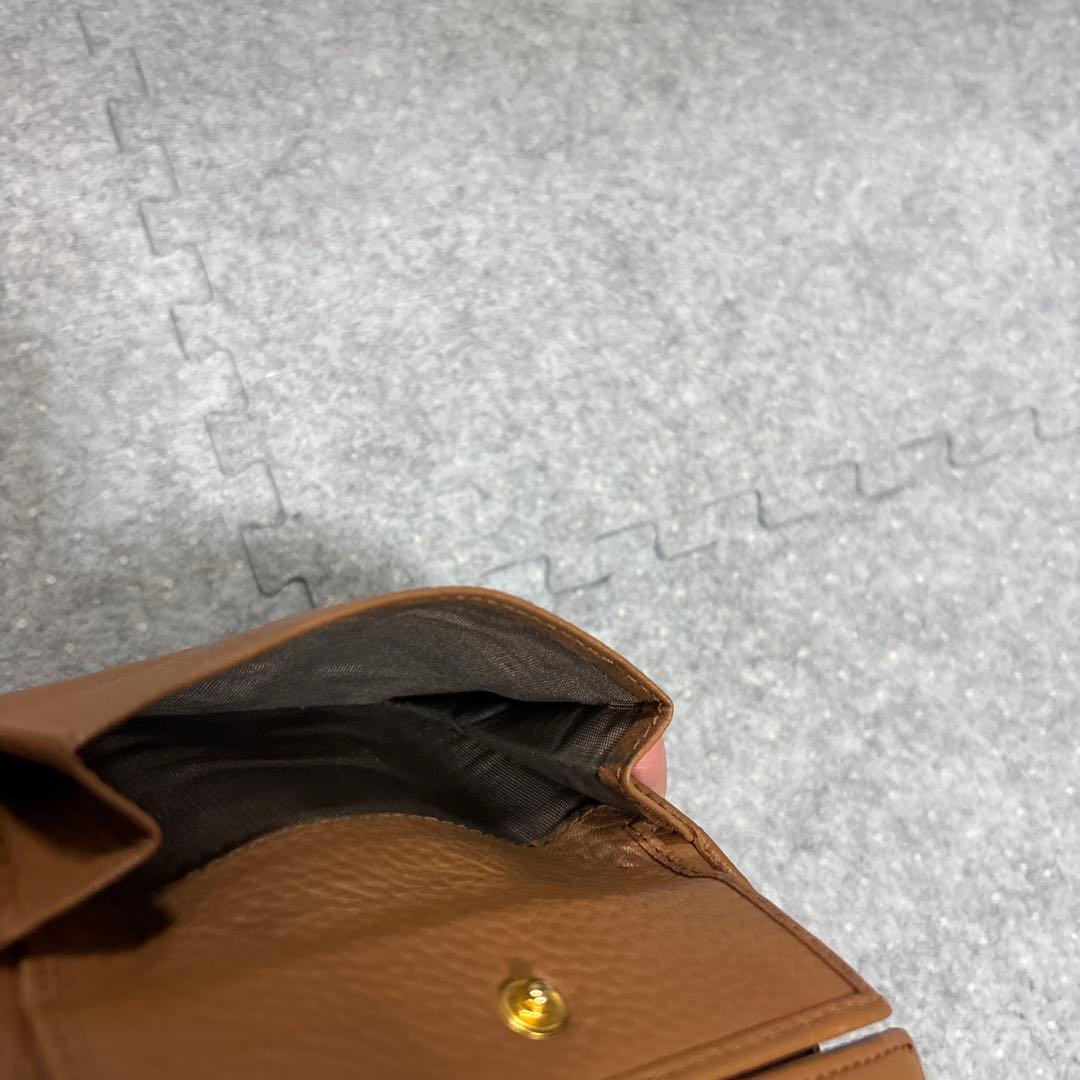 PRADA 茶色　財布　ゴールド　三つ折り
