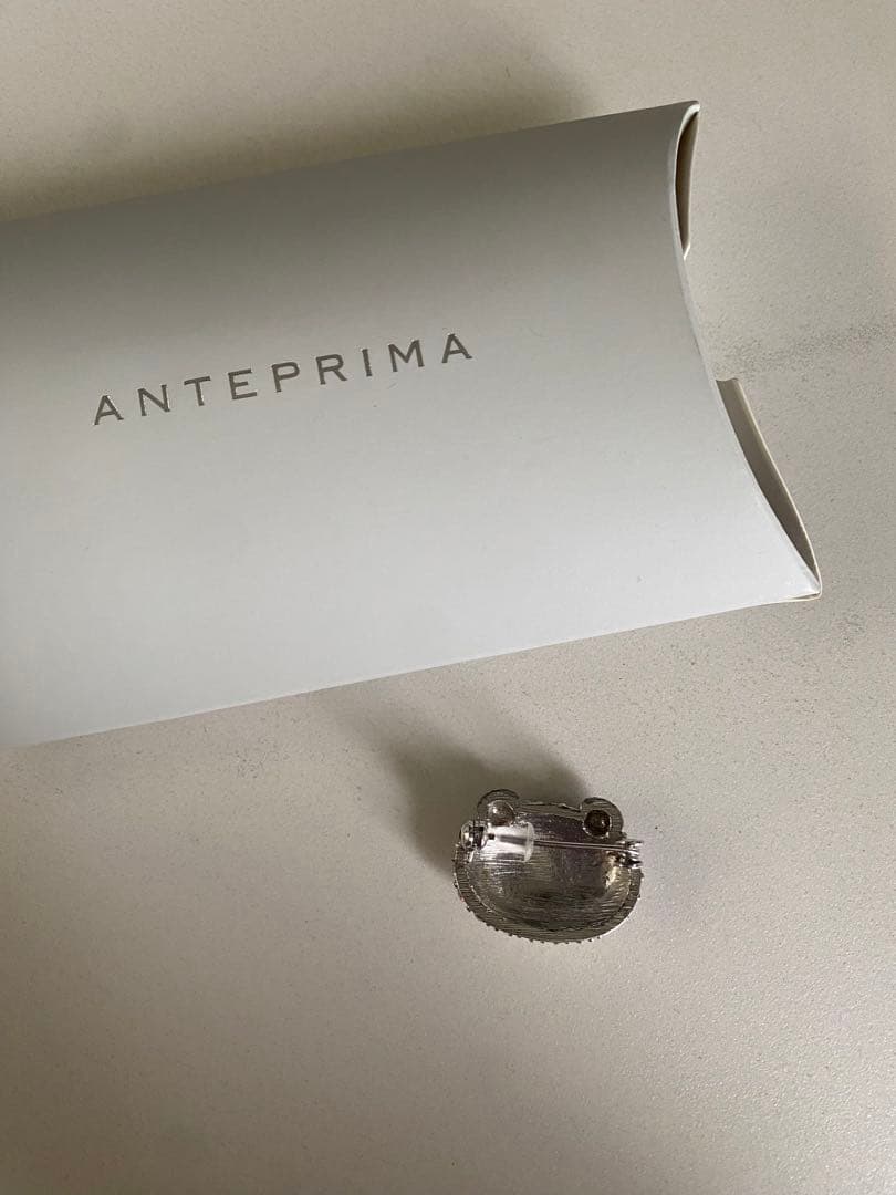 lani⭐︎【美品】ANTEPRIMA パンダ ブローチ