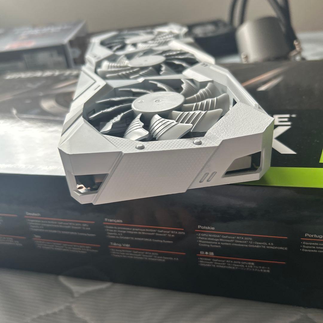 GIGABYTE RTX 2070 グラフィックボード　塗装品