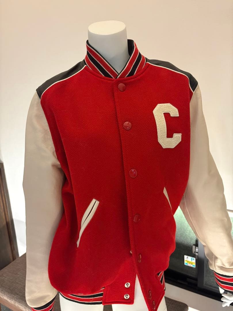 美品ＣＥＬＩＮＥセリーヌスタジャン白赤黒2V56D896C　44ＭＬ