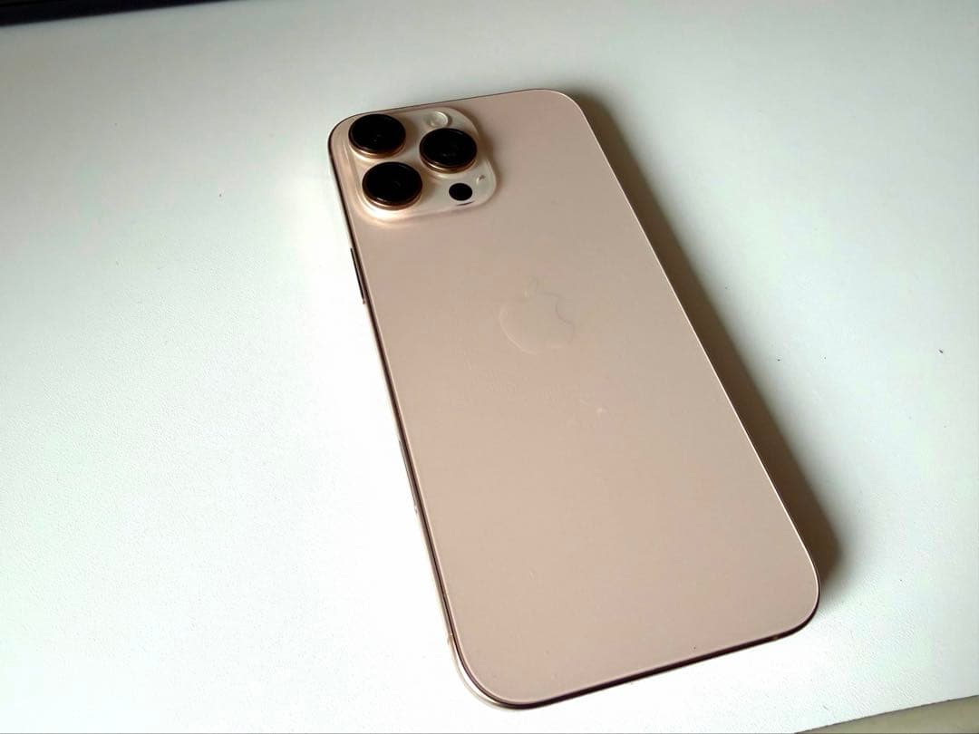 Apple iPhone 16 Pro Max512GBデザートチタ二