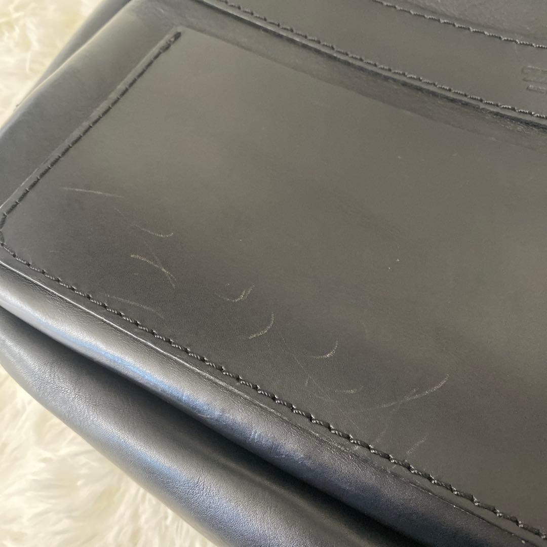 HERZ 総かぶせのメッセンジャーバッグ