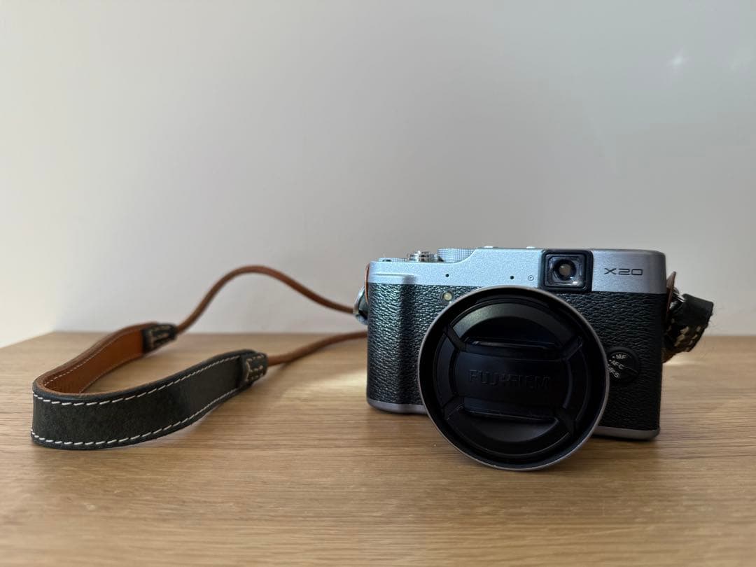 かえ　FUJIFILM X20 本体と付属品
