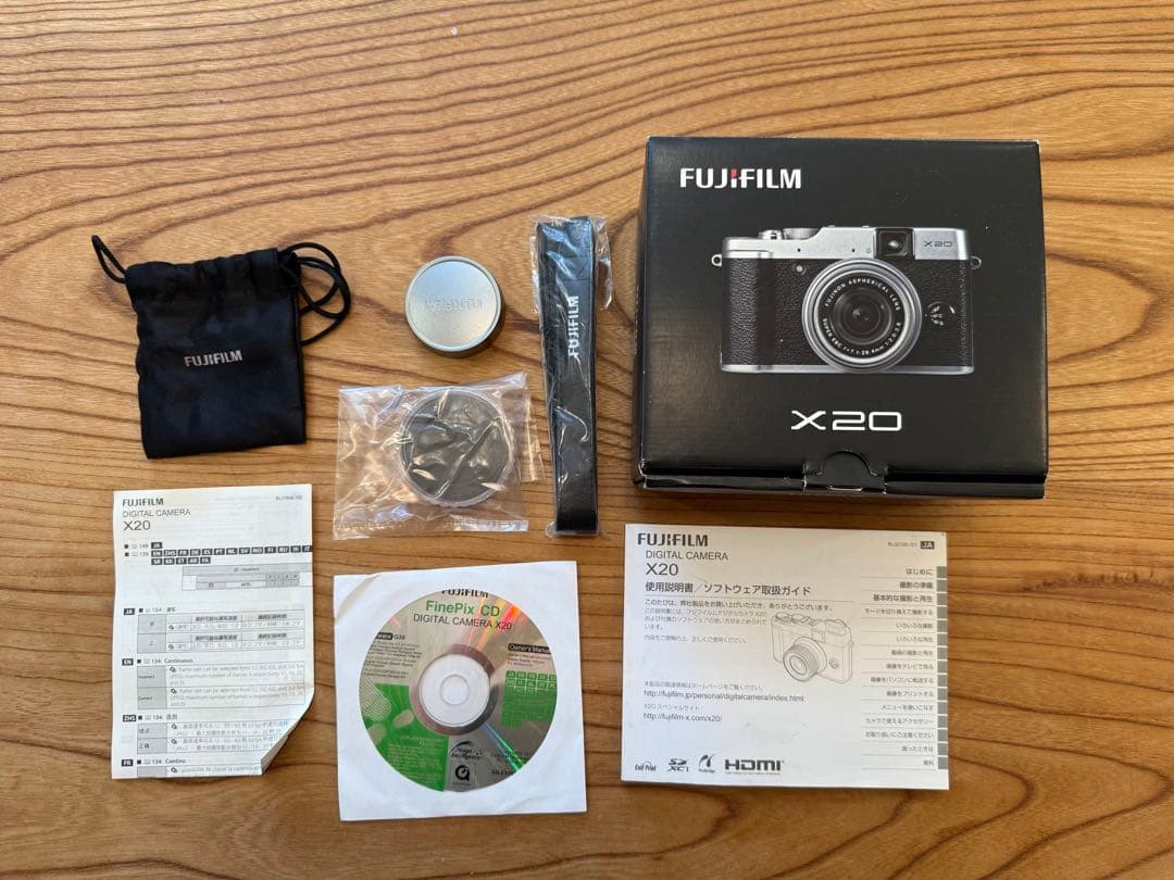 かえ　FUJIFILM X20 本体と付属品