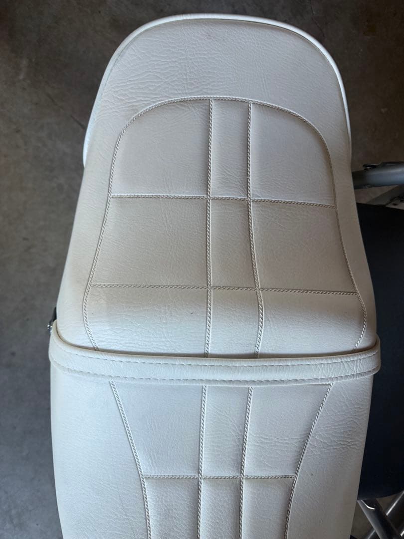 ゼファーχ あんこ抜き　シート　白　ホワイト　カワサキ　kawasaki バイク
