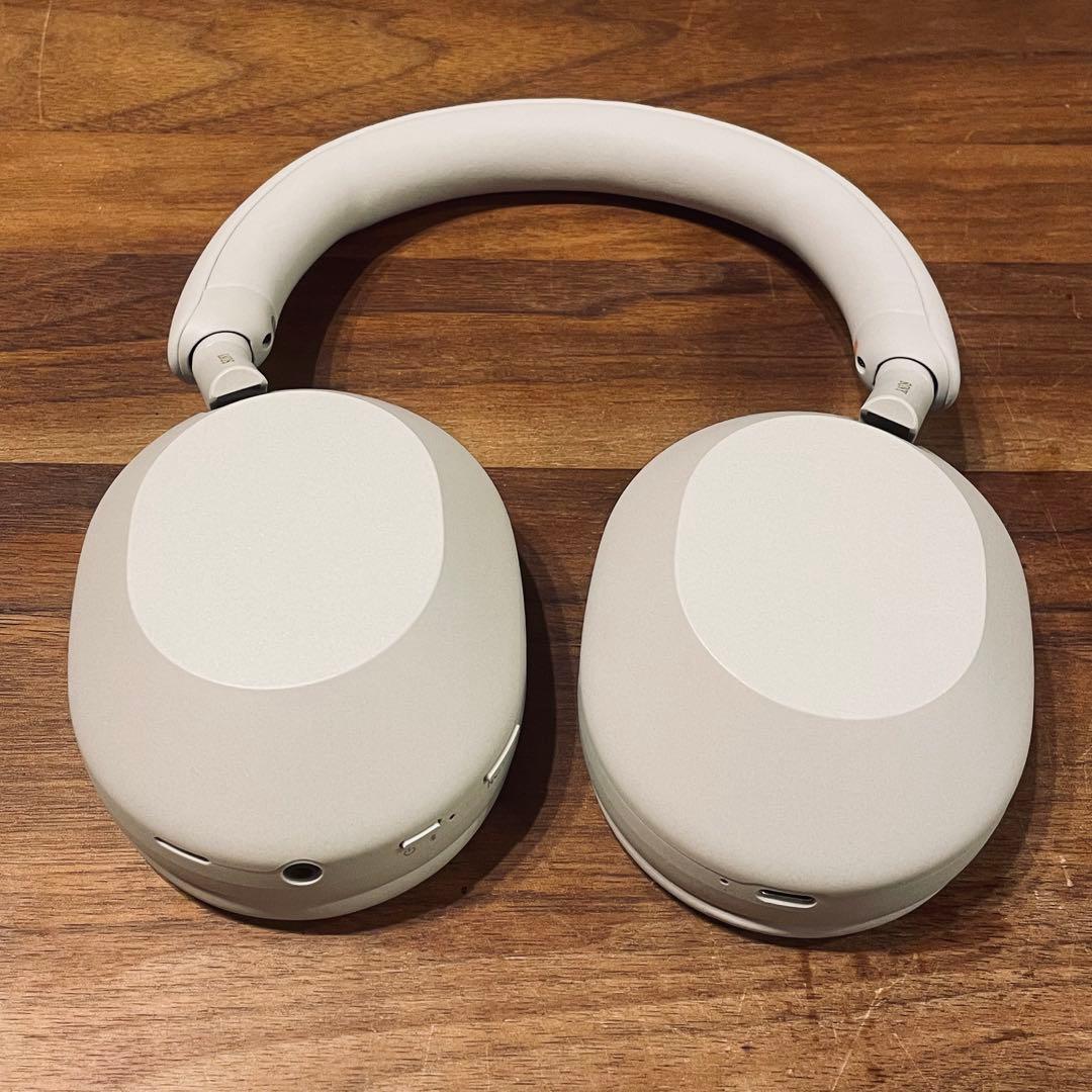 極美品 SONY WH-1000XM5 プラチナシルバー 完動品ノイキャン最高峰
