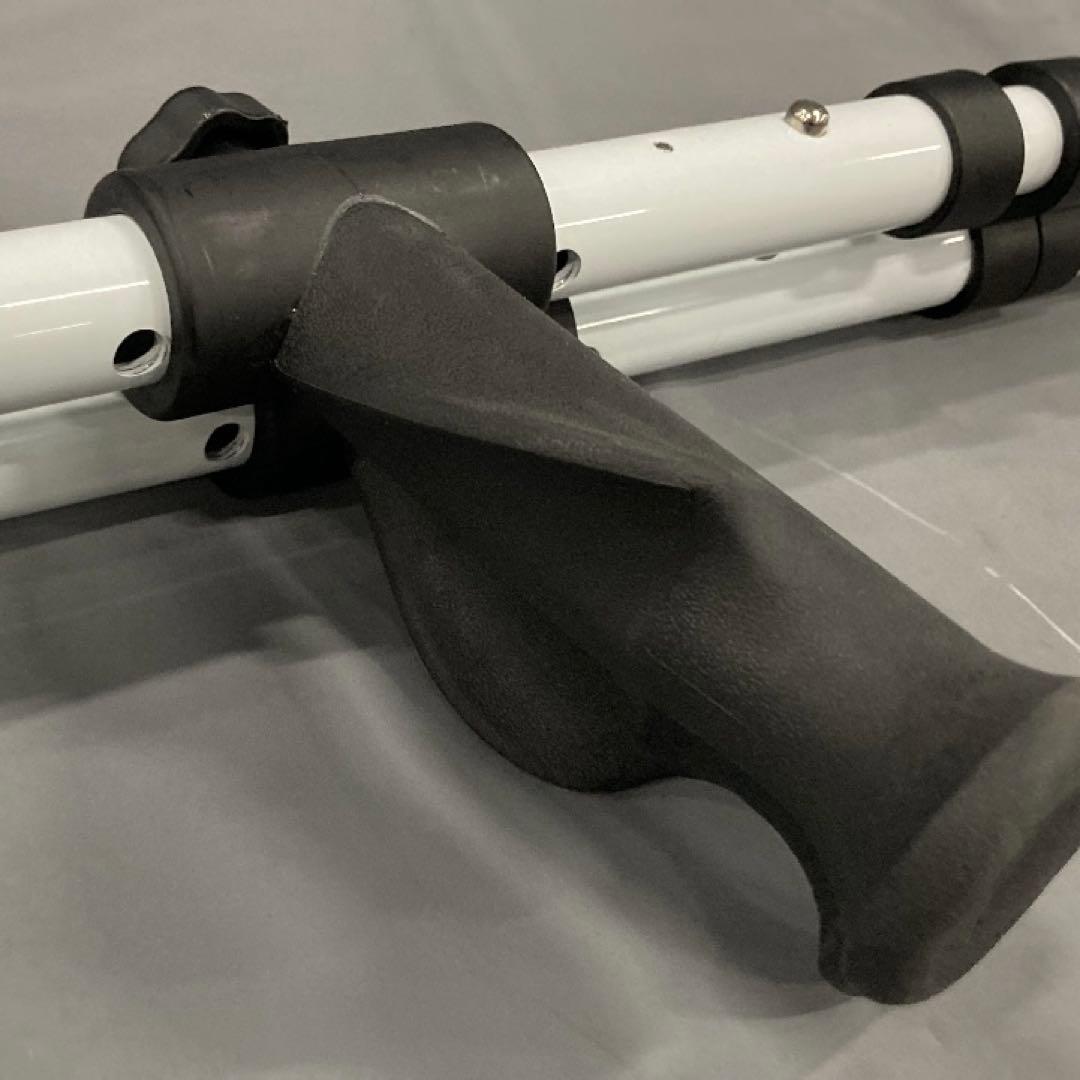 ミレニアムプロ　折りたたみ式　松葉杖　2本　ホワイト　高さ調整可能