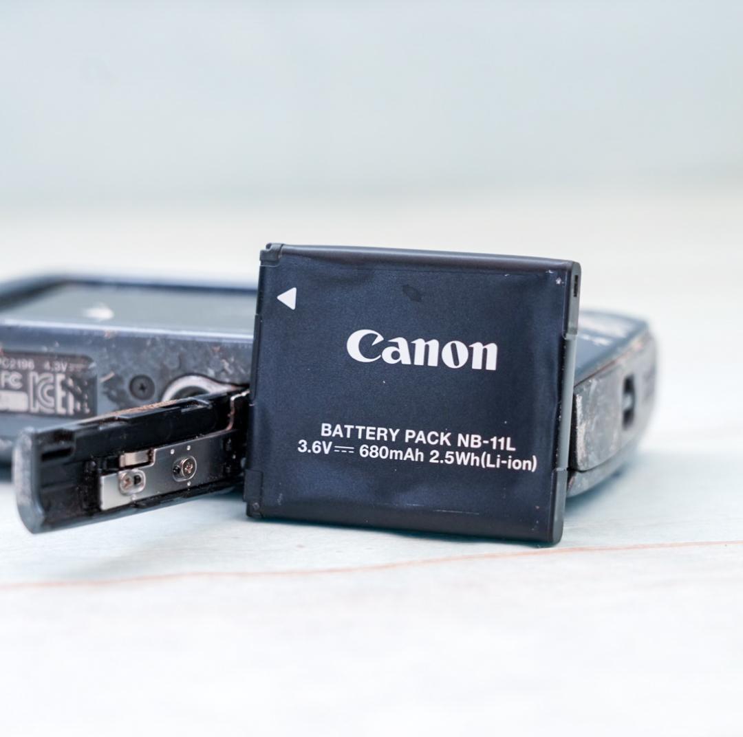 世界に一台だけ　Canon IXY 160 シルバー　動作OK