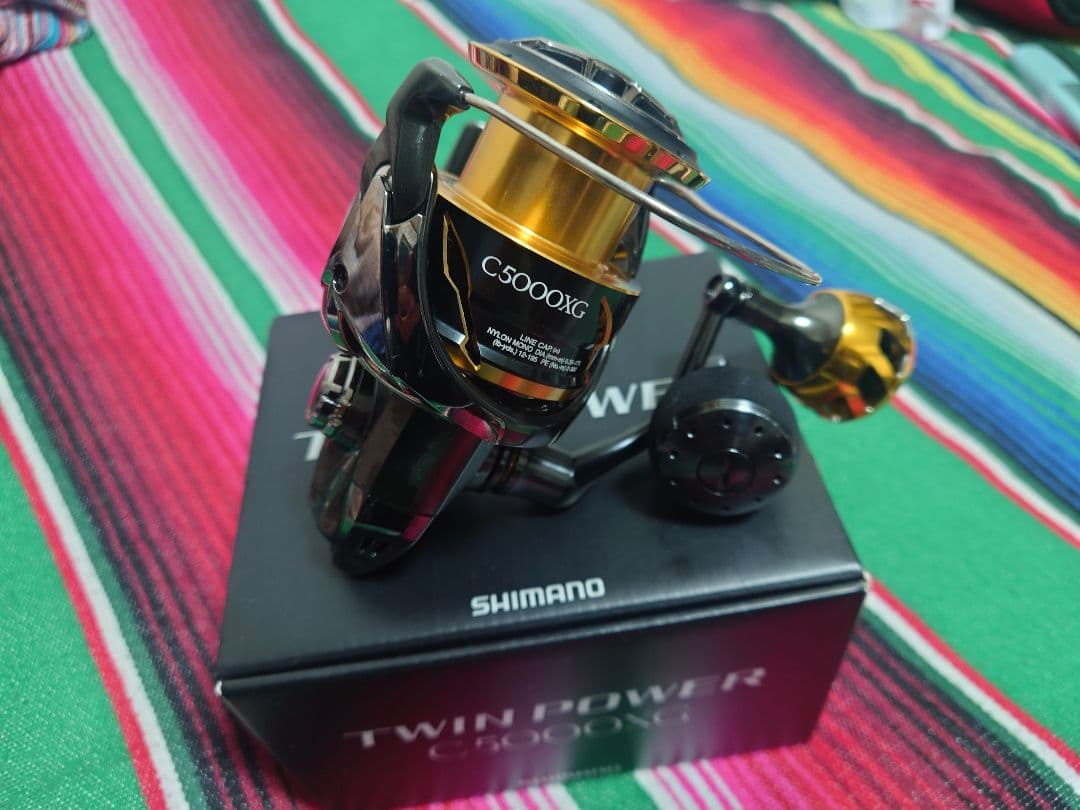 週末限定値下げシマノツインパワーC5000XG スピニングリール