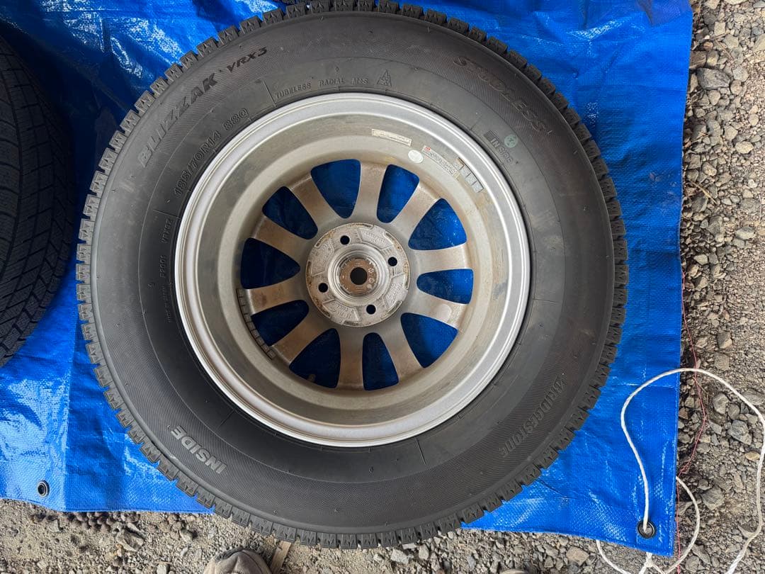 ブリヂストン185/70R14 88Q スタッドレス4本プレオ ホイール