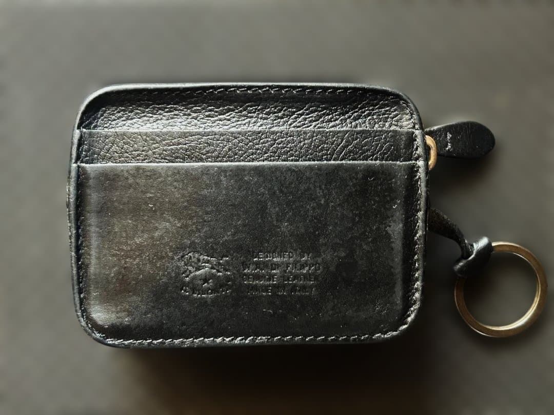 IL BISONTE 黒 レザー ケース