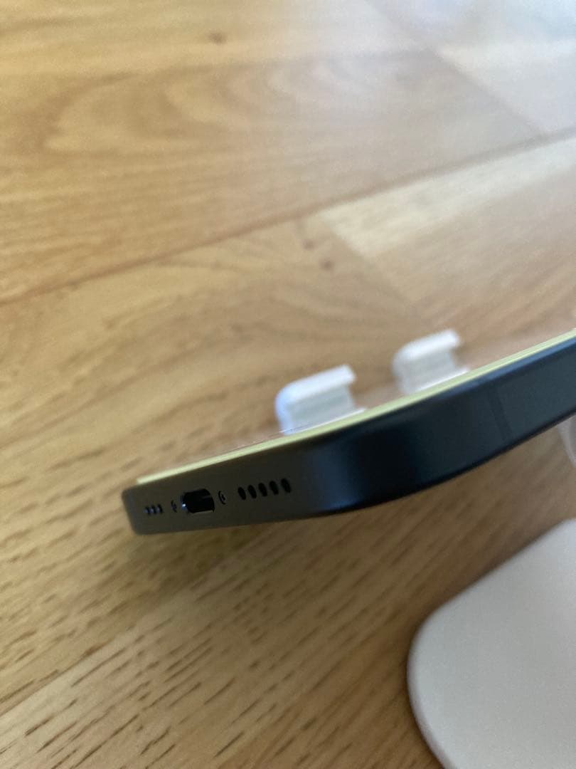 iPhone15本体　128GB