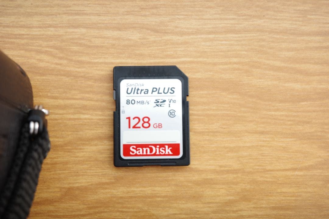 SONY α6100 ダブルズームレンズセット＋単焦点レンズ レンズ3本