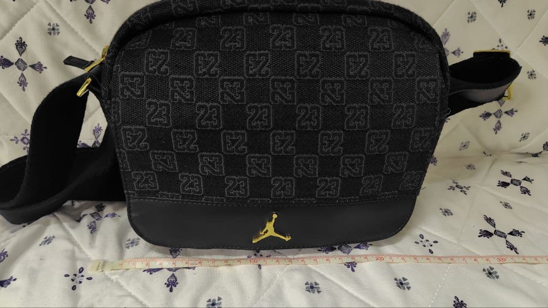 【ugosさん専用】Jordan ショルダーバッグ ブラック×ゴールド 23