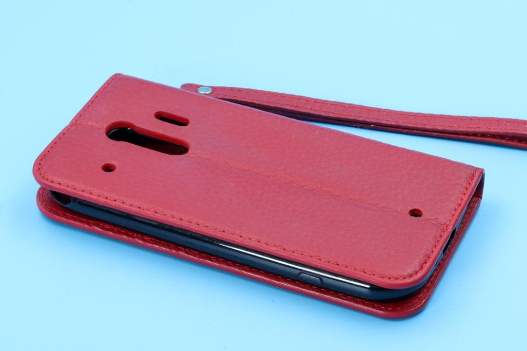 docomo　F-42A らくらくスマートフォン ホワイト　おまけつき