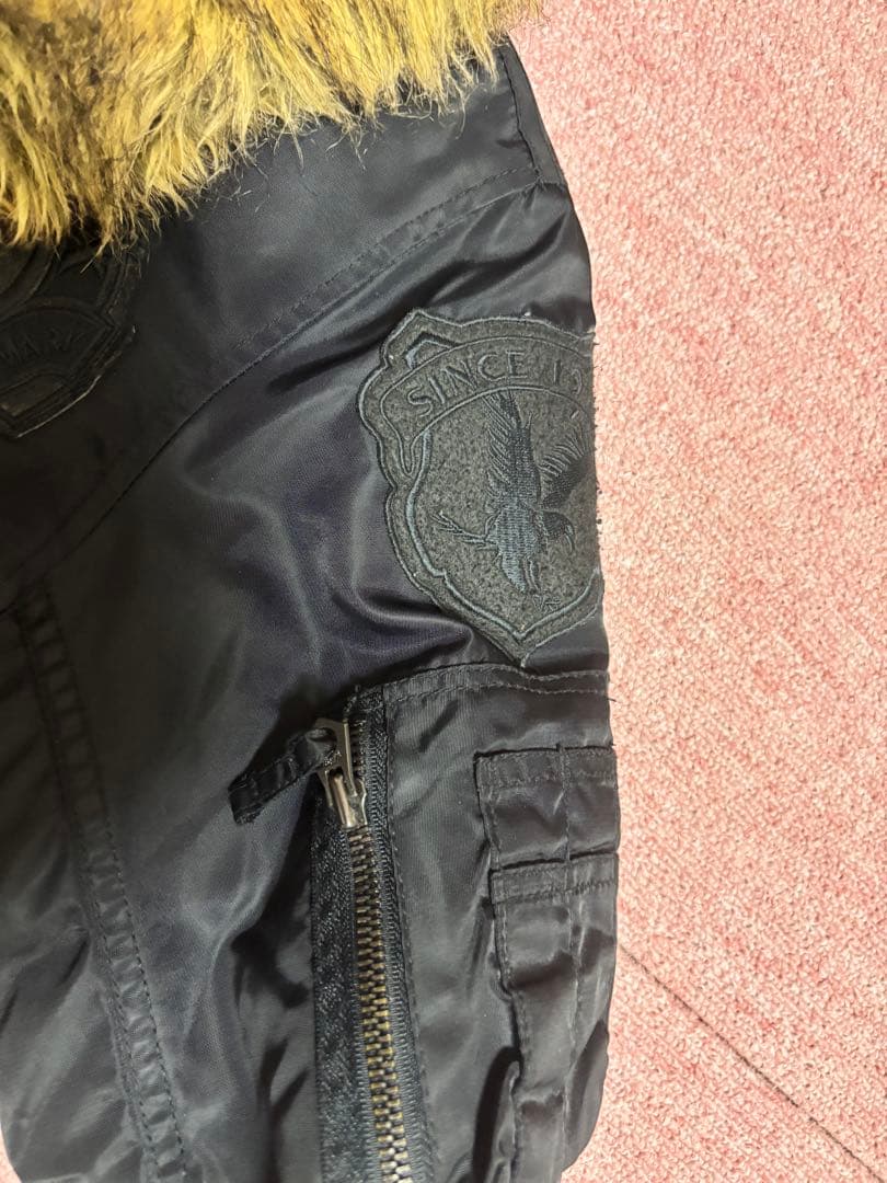 AVIREX ブラック ミリタリージャケット ファー付き