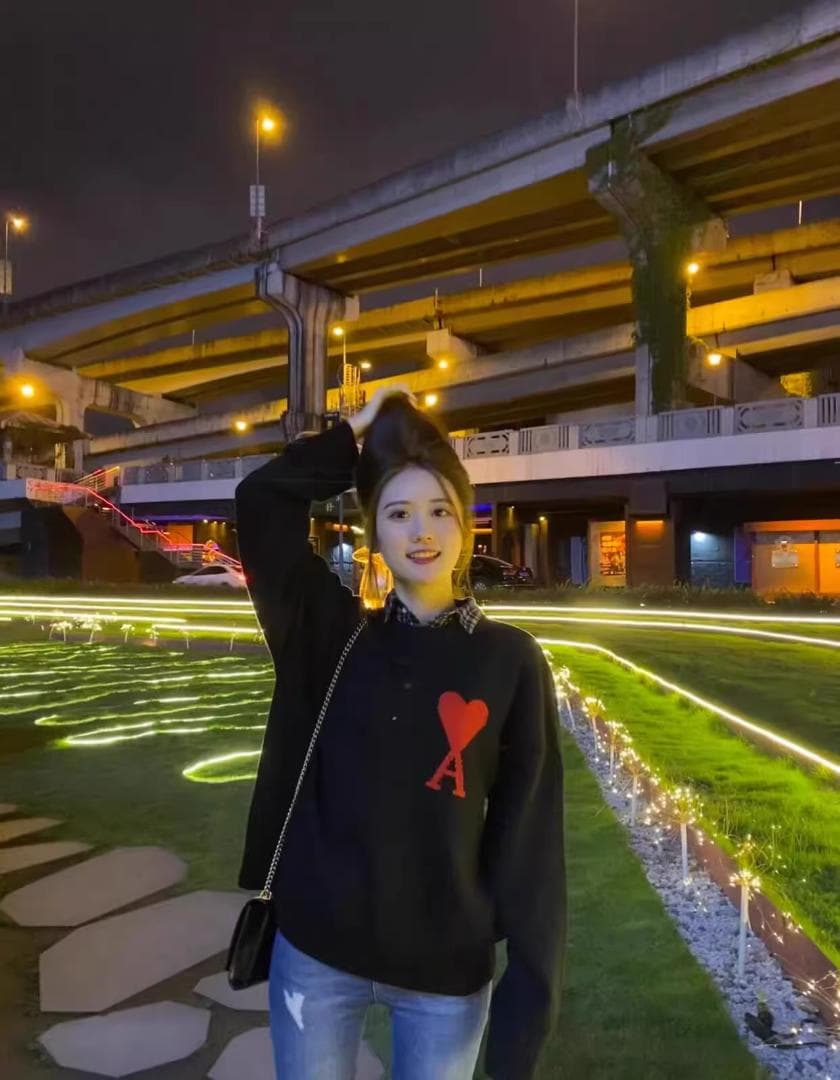 【タグ付き】AMI PARIS ハート刺繍 セーター 男女兼用 秋冬ニット