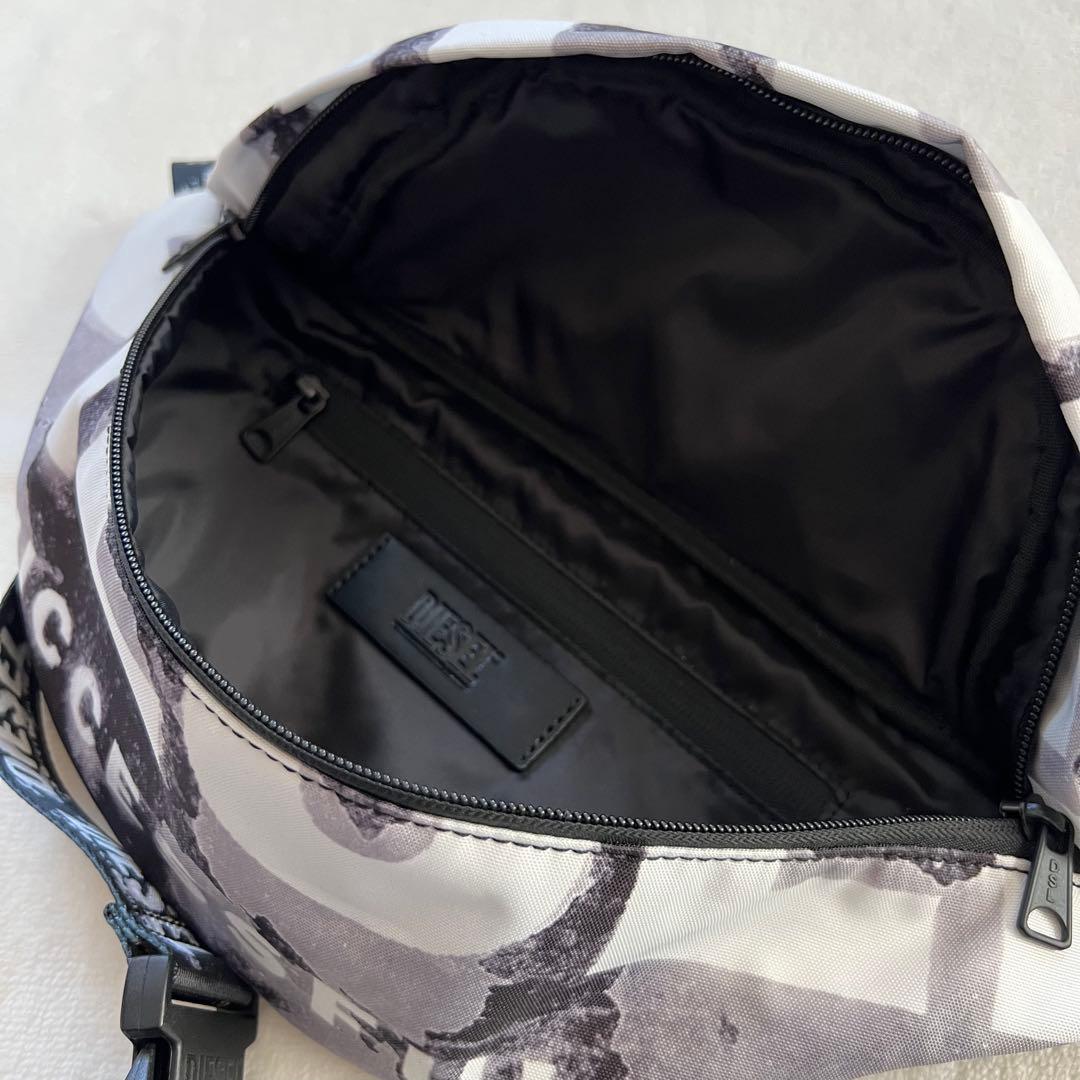 極美品 DIESEL ディーゼル ロゴプリント ボディバッグ